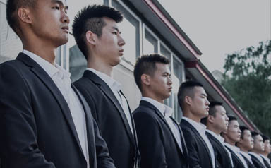 擁有高素質(zhì)人才隊(duì)伍